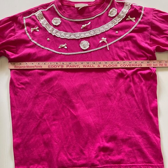 VTG 80s Roman Art Done By Hand Pink Bow Crochet T-Shirt One Size Fits All USA T5 - Picture 9 of 9